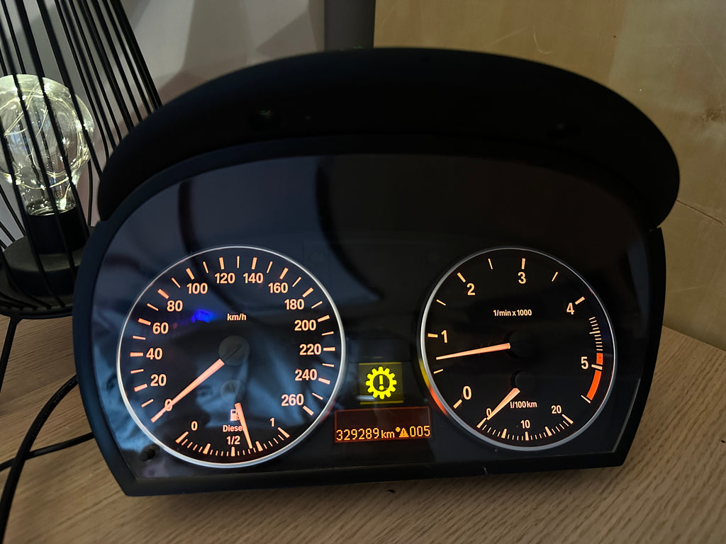 BMW E90 Simracing-Zähler