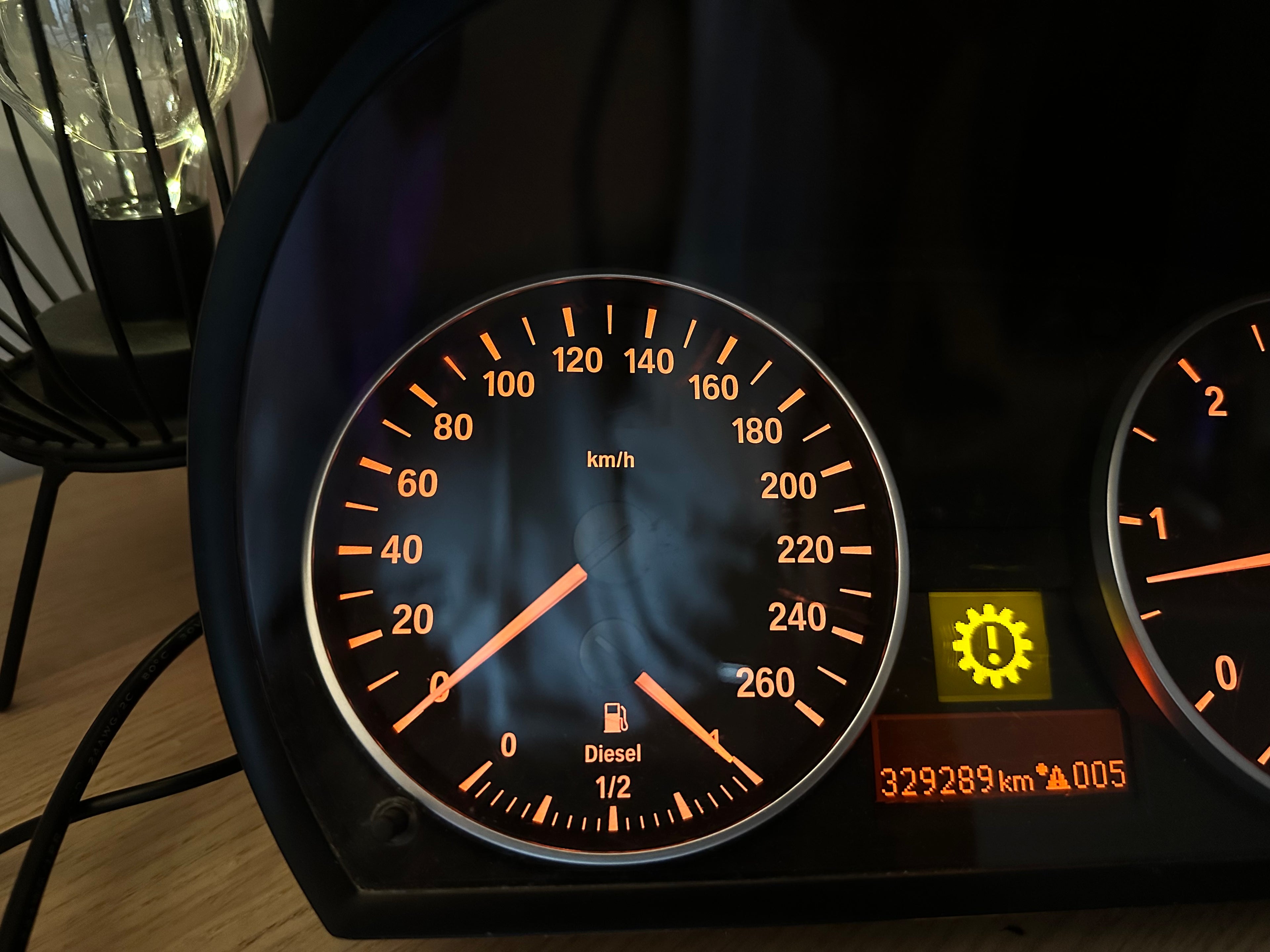 BMW E90 Simracing-Zähler