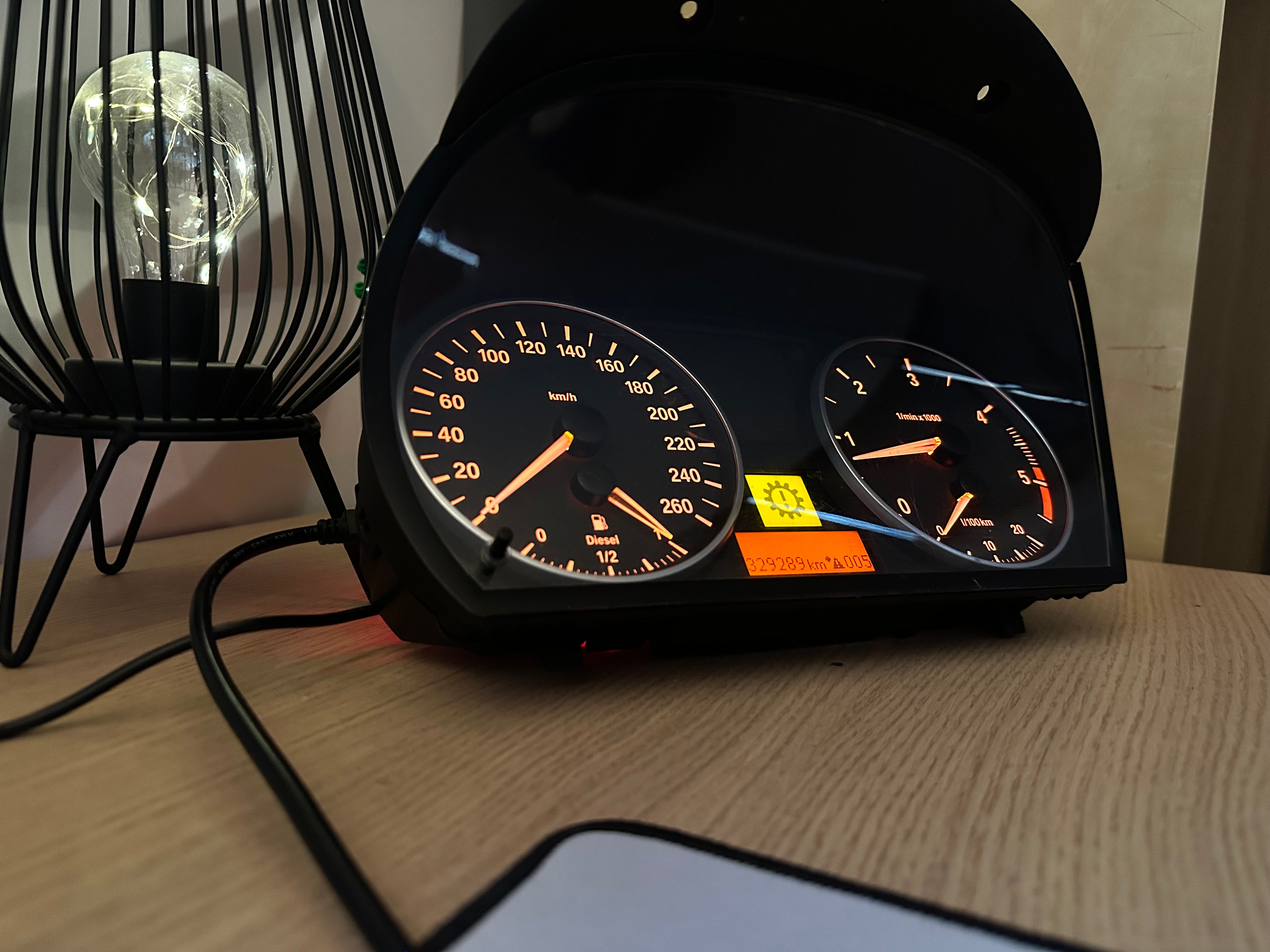 BMW E90 Simracing-Zähler