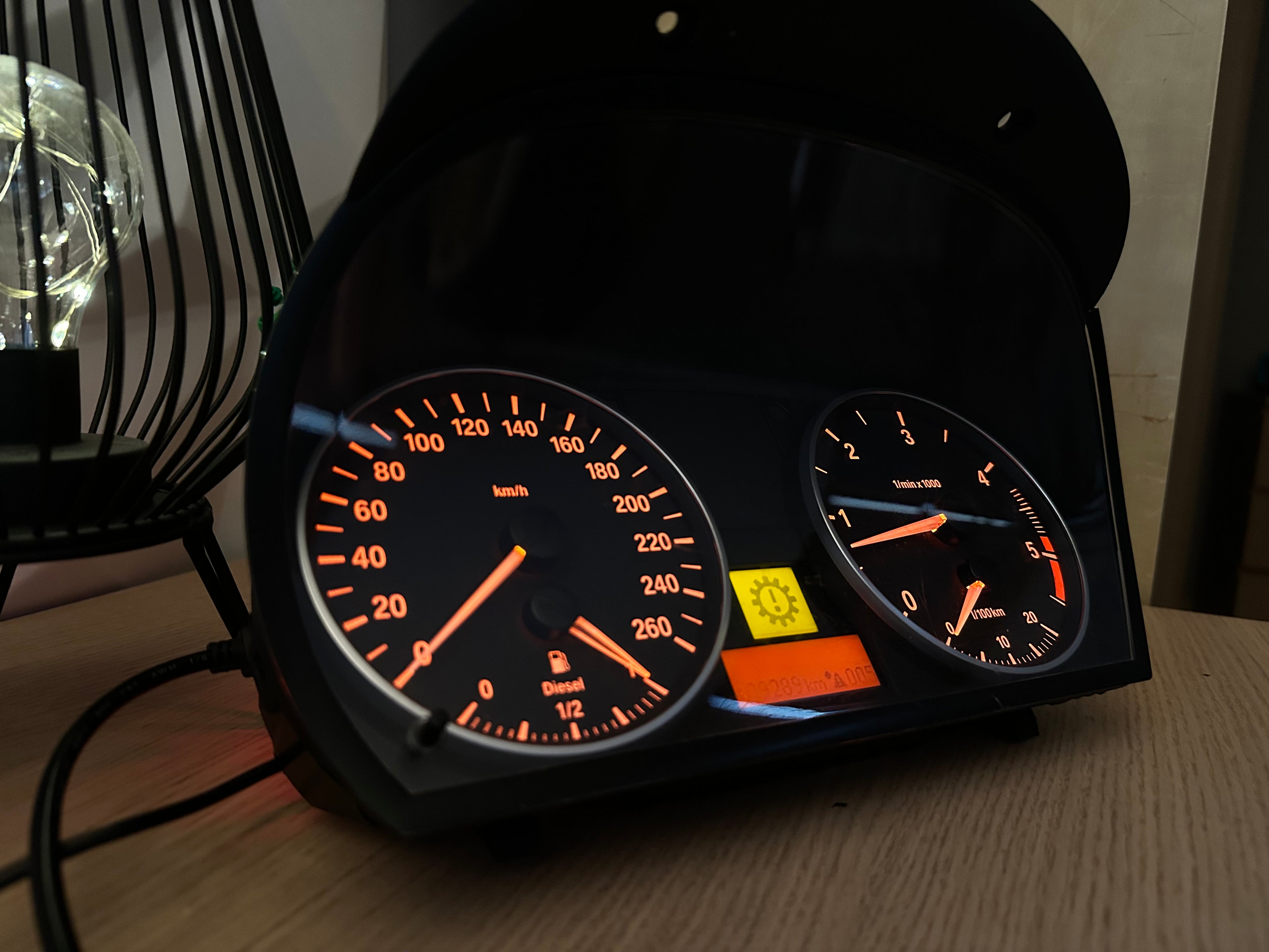 BMW E90 Simracing-Zähler